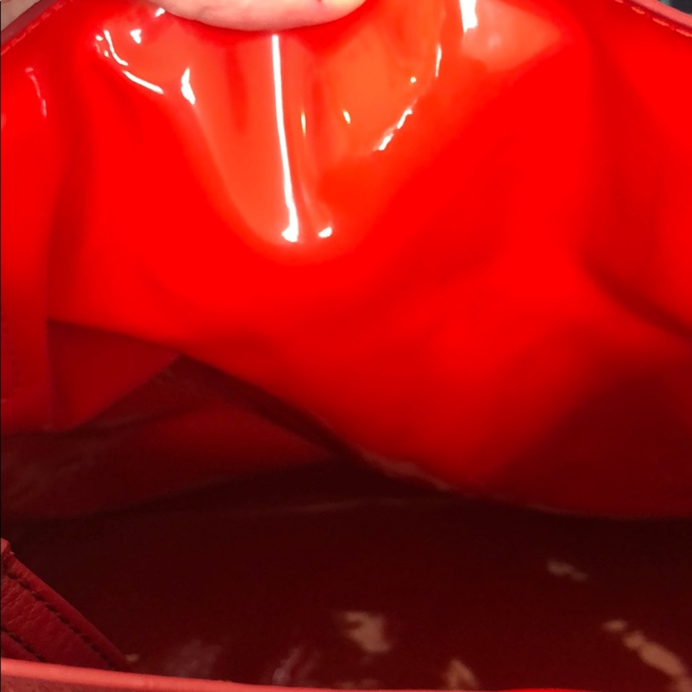 Tory Burch crimson leather bucket bag - Picture 7 of 8